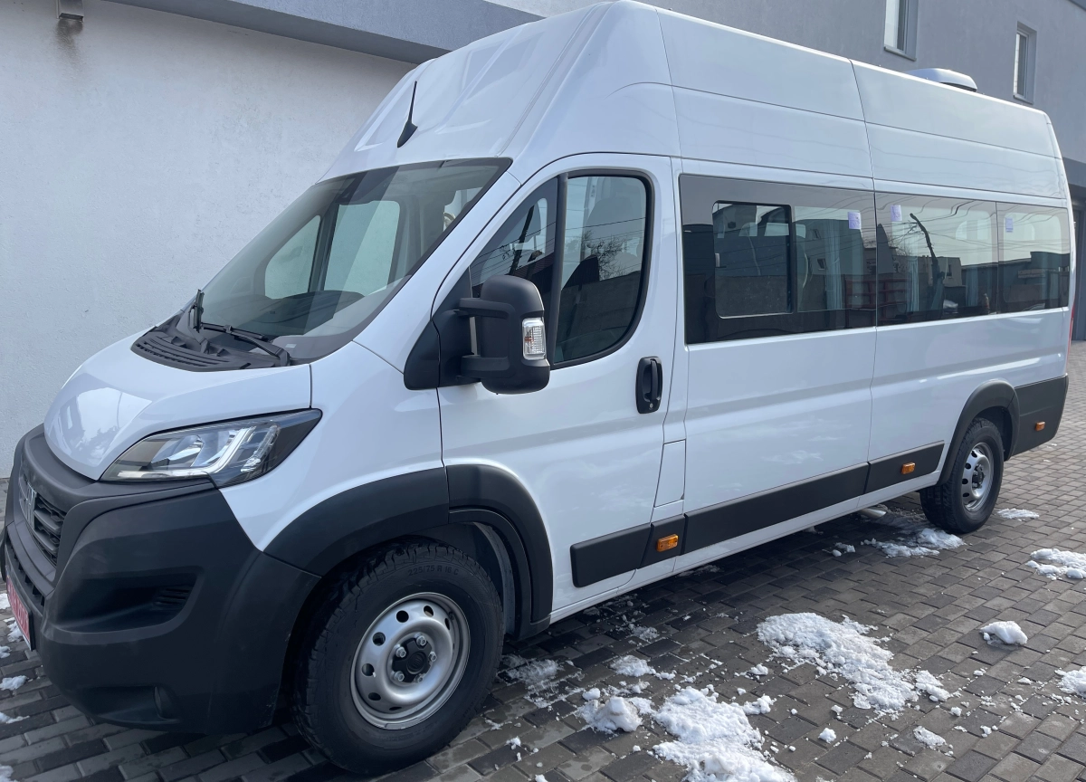 З виробництва вийшов пасажирський автобус на 18 місць