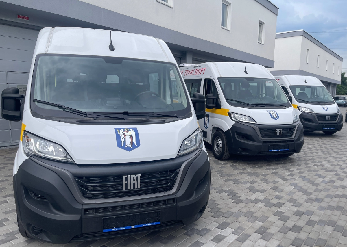 Виготовлено і передано замовнику партію спеціалізованих автомобілів для перевезення пасажирів та в колісному візку