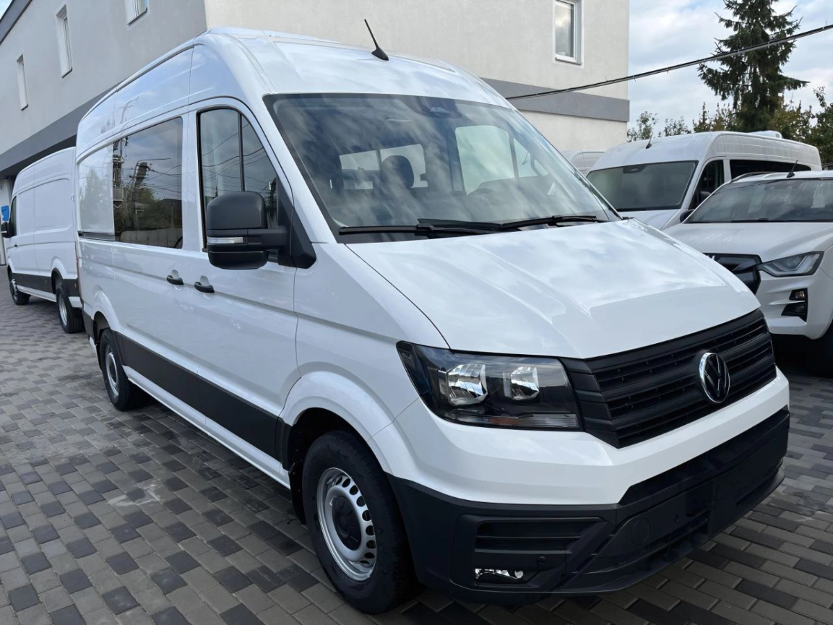 Вантажопасажирський автомобіль на 6 місць з водієм на базі Volkswagen Crafter L3H3